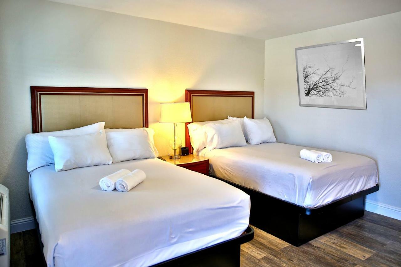 Travelodge By Wyndham Crescent City Buitenkant foto